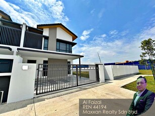 END LOT WITH SPACIOUS LAND @ VERNA 2 Storey Semi-D Cluster, Serene Height, bangi