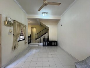 Jalan Rosmerah ,Taman Johor Jaya / Double Storey House / 22x70