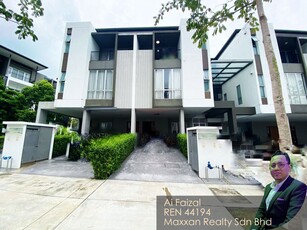 Partly Furnished | 3 Storey Townhouse Ridgefield Residence, Tropicana Heights, Kajang