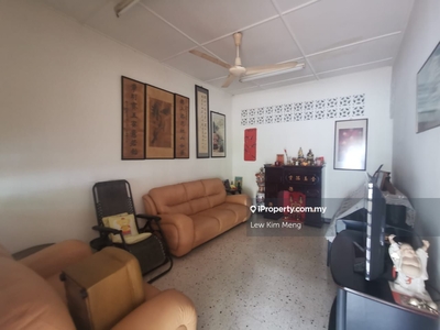 Freehold, Limited Facing Empty, Well Kept, 1sty Taman Kepong House