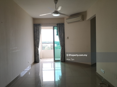 Fully-Furnished Golf View Unit for Sell (2 Car Parks)