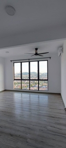The herz condo for rent, corner, 2 carpark, kepong metro prima ,kitchen cabinet, aircond ,water heater