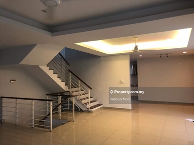 2.5 Storey terrace house @ corner lot @ Freehold with Big Garden