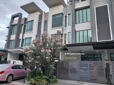 Limited 3-Storey Superlink Terrace House Facing Open for Sale!
