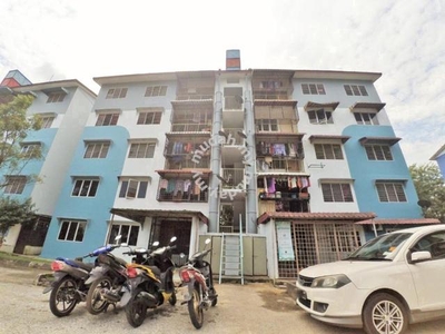 Apartment pkns seksyen 18 shah alam, 3 bilik, 750sf with balcony