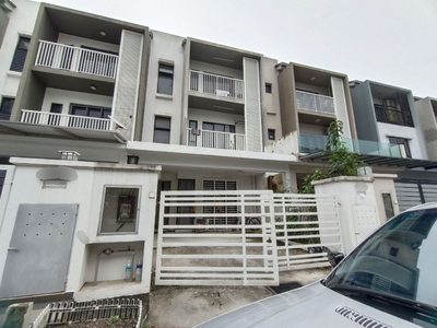 Below Market Value 2.5 Storey Averia Abadi Height Puchong For Sale