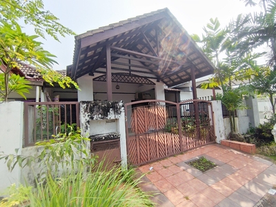 [RENOVATED UNIT] 1.5 Storey Terrace House,USJ 3 Subang Jaya