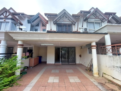 [TERMURAH] Intermediate 2 Storey House @ Bukit Subang