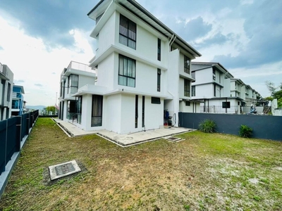 【Free Aircond】 Super Link House Double Storey Landed Terrace!Putrajaya