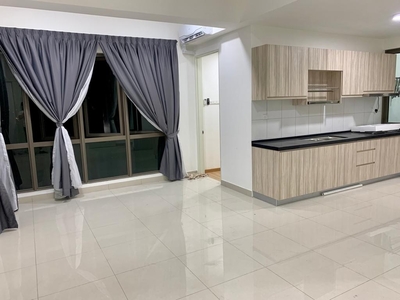 Partially Furnished Apartment Lake Point Residence Cyberjaya For Rent