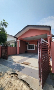 Rumah Teres Setingkat Corner Lot di Kampung Lombong