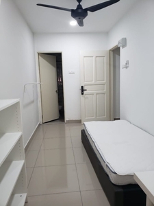 Taman Connaught (UCSI University) Room Fully Furnished with Bath