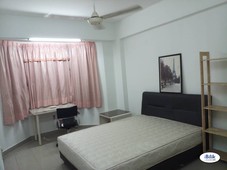 Kelana DPutera, Middle room, fully furnished, near LRT station, free wifi