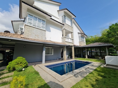 2.5 Storey Terrace House _ CORNER & RENOVATED_ Bandar Nusaputra @ Puchong