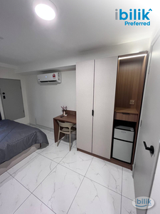 Affordable and Minimalistic Master Room, Arte Cheras