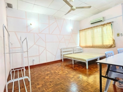 BU 2 Budget Room NEAR MRT BANDAR UTAMA For Rent With Attach Bathroom Aircon single-Room