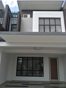 Double Storey 2 Storey Terraced House Garden Heights @ Bandar Tasik Puteri Rawang For Sale