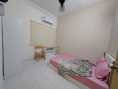 Female Room for rent at Bandar Puteri Klang 女性房间出租