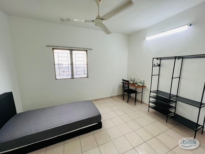 Female Unit Middle Room For Rent at Casa Subang With Wifi