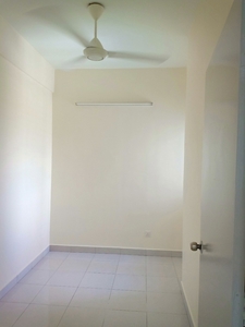 Kemuning Aman Apartment For Rent