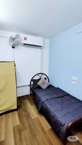 ✨ Middle room for rent at taman mutiara barat