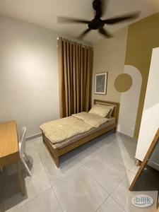 [Mixed Unit] (Single Room) Missed out on the dorm experience? Look no further! Live together with housemates with quality and comfortable rooms!