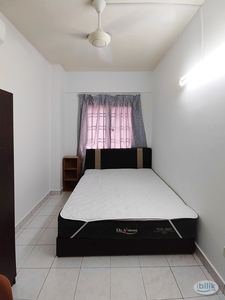 ❗️Near MRT Mutiara Damansara Cozy Medium Room with Aircond