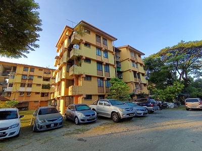 Nice Renovated Level 1 Flat Bandar Sunway Petaling Jaya for Sale