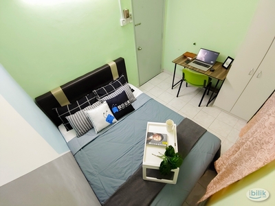 1 MONTH DEPOSIT with COZY ROOM❗❗Medium Queen Bed Room at Pelangi Damansara