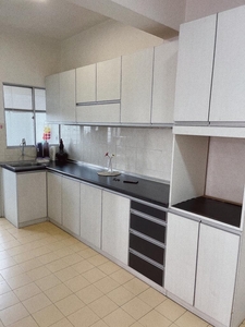 Partial Furnished Perdana Villa Apartment Klang With Kitchen Cabinet Medium Floor