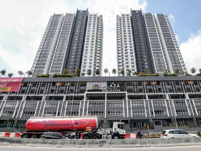 Partially Furnished New Unit 2 Rooms Condo LRT Plaza Kelana Jaya @ Petaling Jaya For Rent