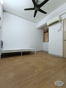 Room For Rent At Bandar Utama ⭐Near to One Utama , MRT Bandar Utama, 1 Power House , First Avenue , Centre Point , IKEA