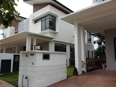 Semi-D Double storey, Sunway Eastwood, Taman Equine, Seri Kembangan for sale