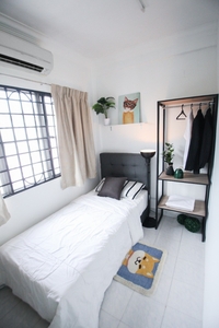 Single room with window & AirCond for Rent at Salvia Apartment, Kota damansara