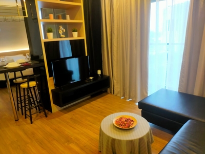 Super Cheap Fully Furnished Studio Unit with Balcony Ready For Rent