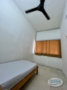 TTDI Near LRT Budget Room For Rent With Private Bathroom & Aircon Master-Room