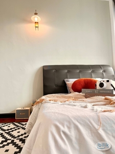 Unlock the Heart of KL: Cozy Bedroom in the Perfect Spot! ️ near KTM, LRT and Sunway Putra Mall ️