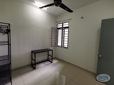 ❗️Welcome Couple❗️Medium Room Suitable for Working Adults, Near MRT