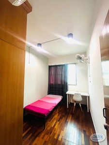 Your Dream Room Awaits! Free Cleaning, WiFi, Maintenance, and More! only 2 Min to Sunway Putra Mall
