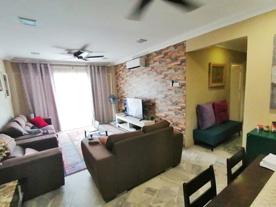 [1180 sq.ft | Balcony] biggest Unit Putra Permai Apartment, Seri Kembangan