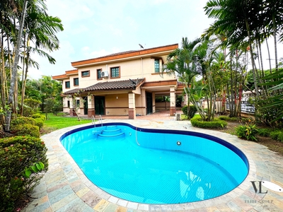 2 storey link bungalow with swimming pool