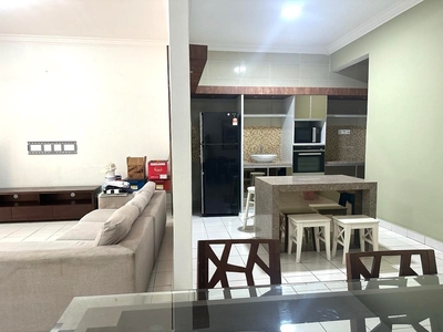 2 storey renovated terrace house - Facing Playground
