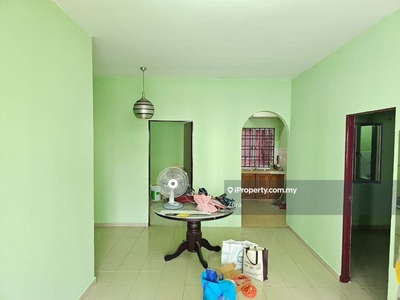 Apartment at Taman Pendamar Indah 2 for rent Lebuh Damar Merah, Port K
