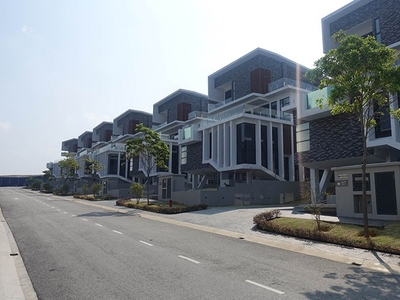 Brand New Completed 3 Storey Bungalow Hijau Enklaf Setia Alam