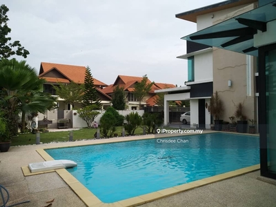 Bungalow House with Swiming Pool
