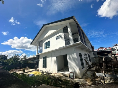 Double storey corner house @ rubber road west