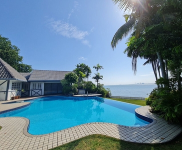 Exclusive Sea front Bungalow Villa, Port Dickson (Near Tourist Attraction)