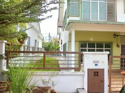 FREEHOLD END LOT, Double Storey Terrace House @ Villa Impiana, Taman Pelangi Semenyih 1 - With Extra Land At Side