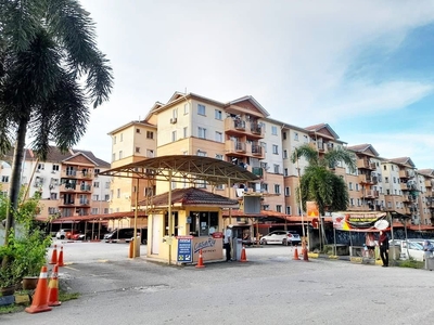 FREEHOLD Medium Cost With Lift Apartment Casaria Bandar Country Homes Rawang