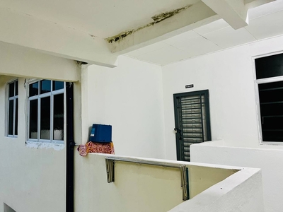 Fully Furnished 3 bedrooms 2 bathrooms for rent at Bandar Putra Permai